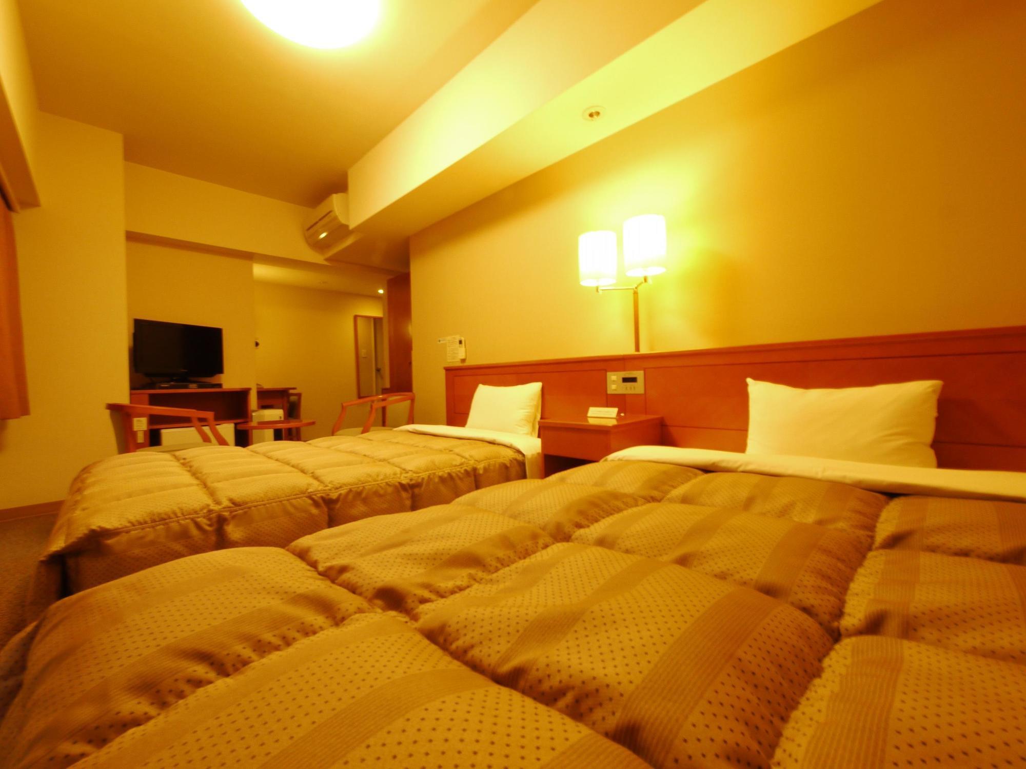 Hotel Route-Inn Fukaya Ekimae Екстер'єр фото