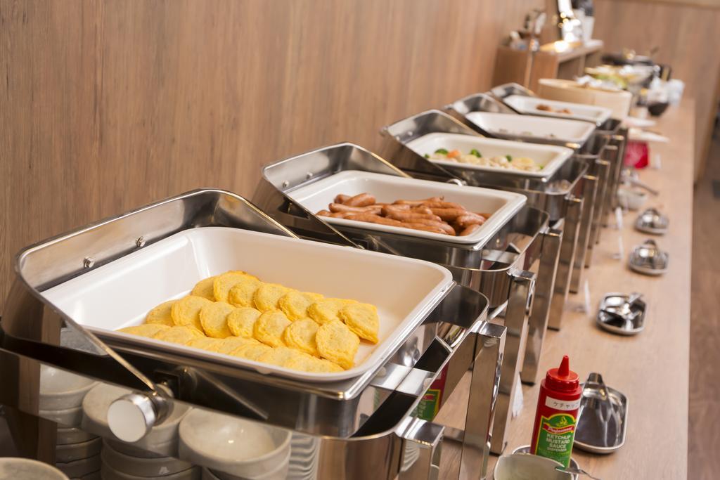Hotel Route-Inn Fukaya Ekimae Екстер'єр фото