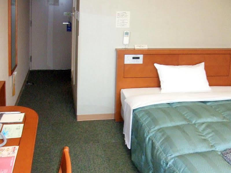 Hotel Route-Inn Fukaya Ekimae Екстер'єр фото
